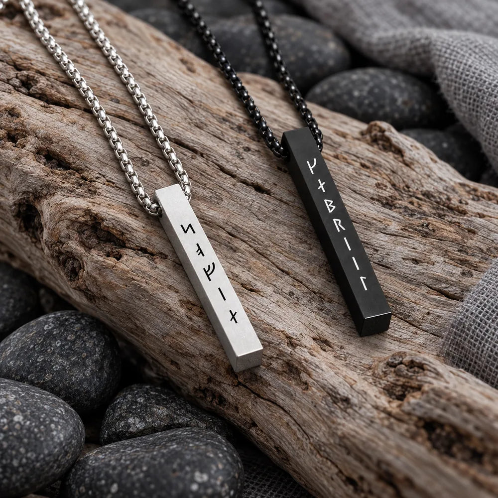 Collana a Barra con Rune Vichinghe Incise – 4